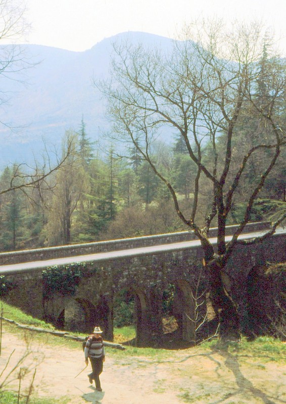 1984-Ardèche : No1-1984 32 GR42 Paul vers Station thermale