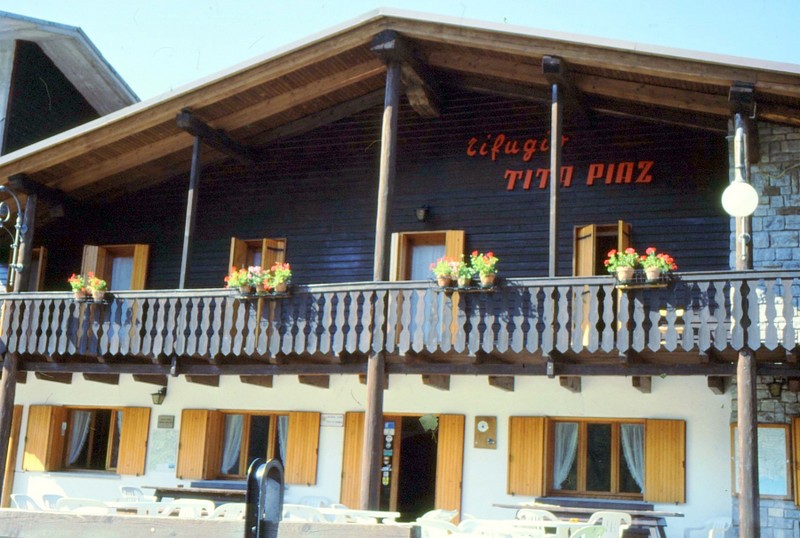 02-Ancien hôtel-refuge Tita Piaz au Passo Pura