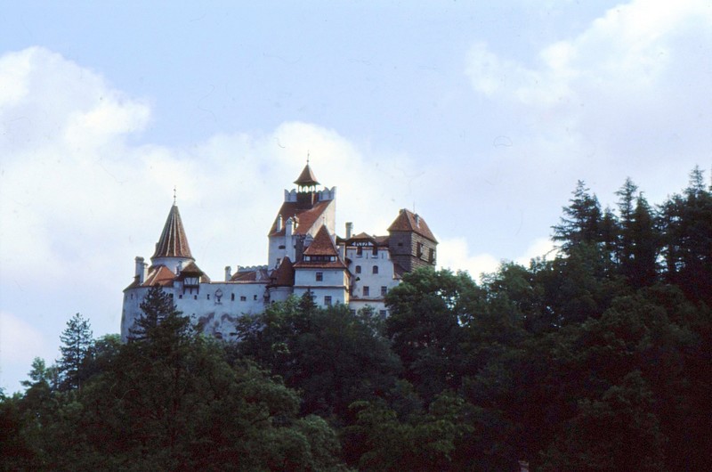 1993 01 Château de Bran vu de loin