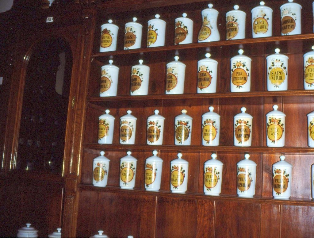 1993 16 Musée de la pharmacie