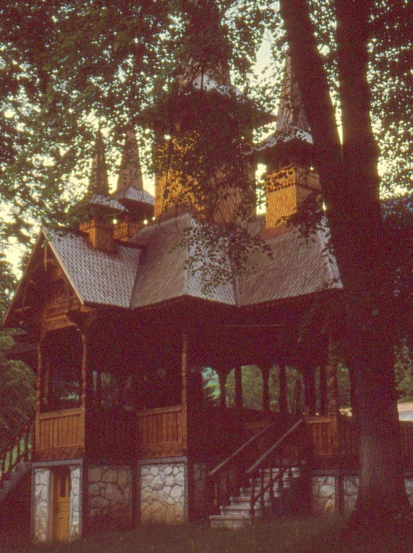 1993 20 Dans l'enclos du monastère de Borsa
