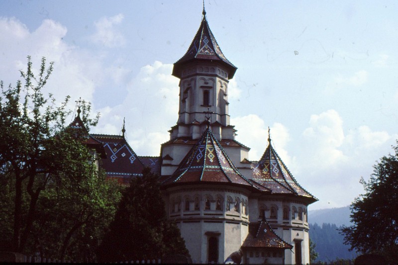1993 22 Cimpulung église