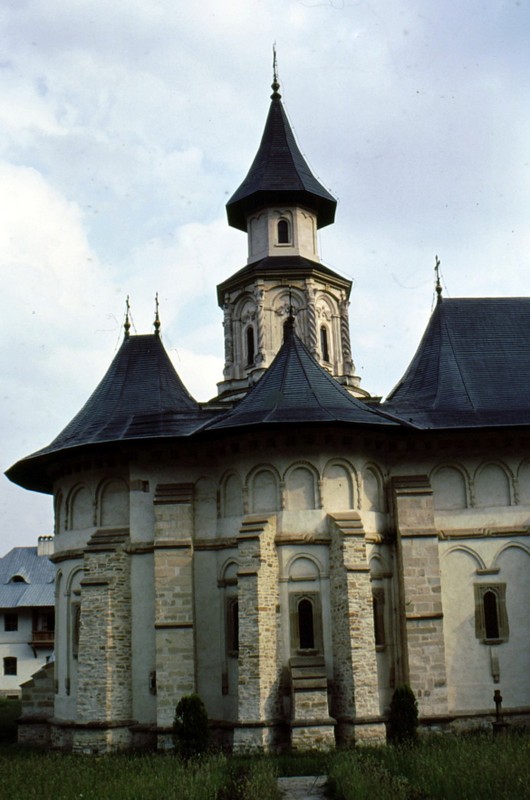1993 32 monastère de Putna