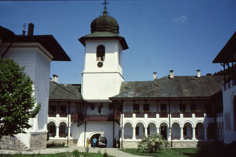 1993 59 Monastère Agapia