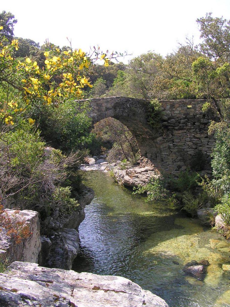 Pont-génois-à-Marina-Giottani-W-cap-Corse
